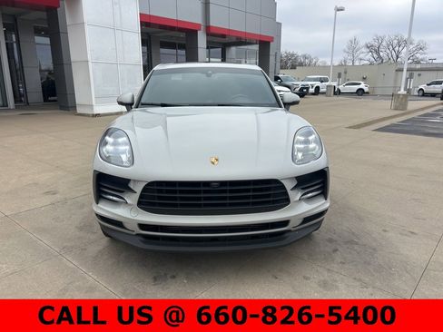 Used 2020 Porsche Macan image 2