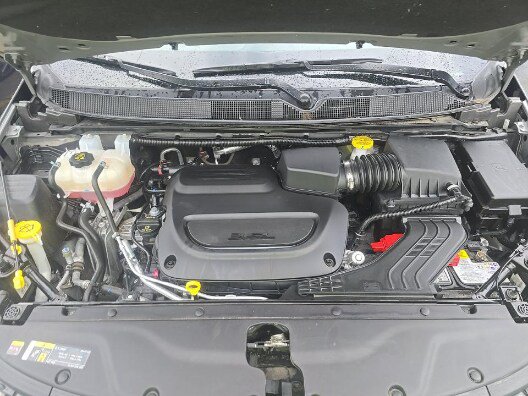 Used 2025 Chrysler Pacifica Pinnacle AWD/4WD image 9