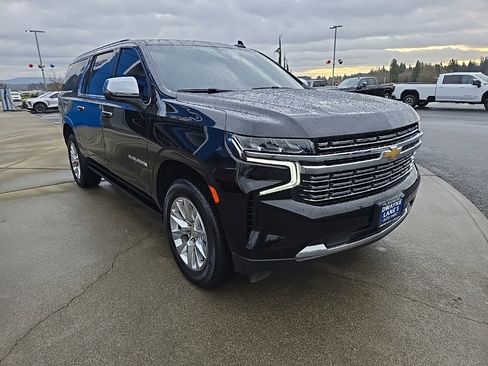 Used 2022 Chevrolet Suburban Premier image 8