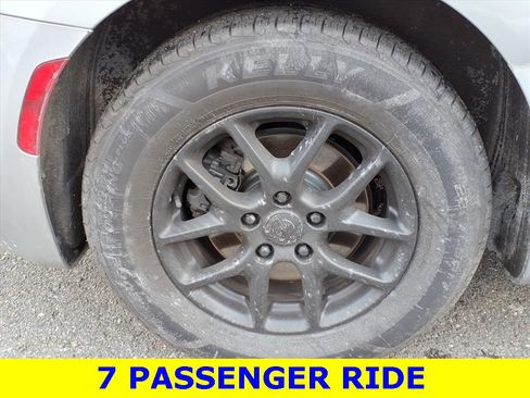 Used 2017 Chrysler Pacifica Touring image 7