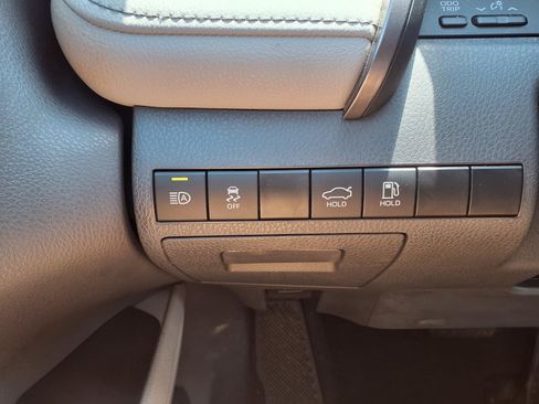 Used 2023 Toyota Camry SE FWD image 17