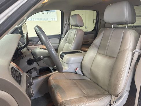 Used 2008 Chevrolet Silverado 3500 LTZ w/ EZ-Lift Tailgate Package image 9