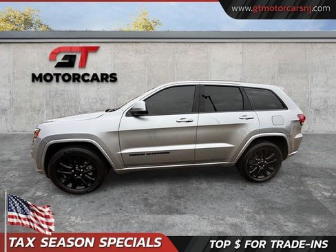 Used 2018 Jeep Grand Cherokee Altitude image 2