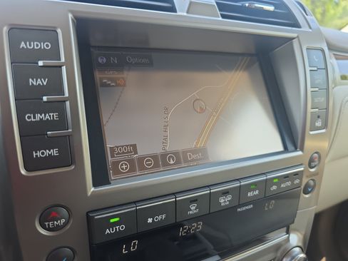 Used 2014 Lexus GX 460 w/ Premium Package AWD/4WD image 22