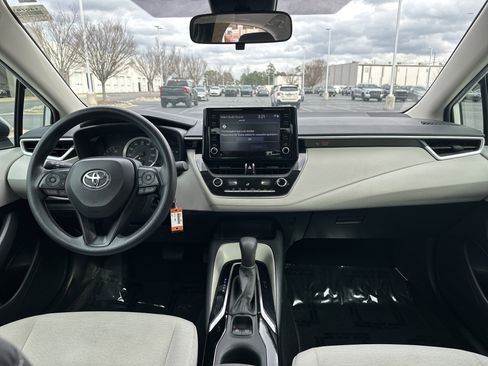 Used 2022 Toyota Corolla LE image 28