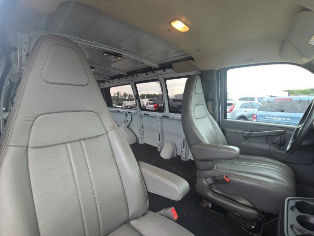 Certified 2017 Chevrolet Express 2500 RWD image 16