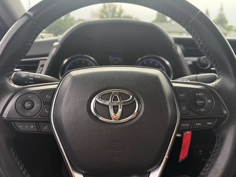 Used 2019 Toyota Camry SE FWD image 22