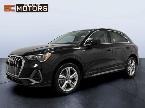 Used 2022 Audi Q3 2.0T Premium image 2