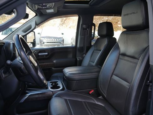 Used 2023 GMC Sierra 3500 Denali w/ Denali Ultimate Package image 9