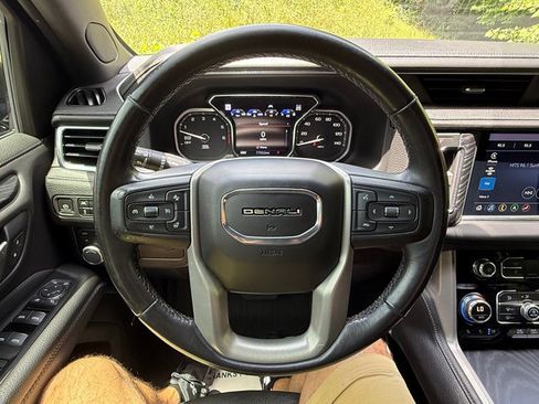 Used 2021 GMC Yukon Denali w/ Denali Premium Package AWD/4WD image 30
