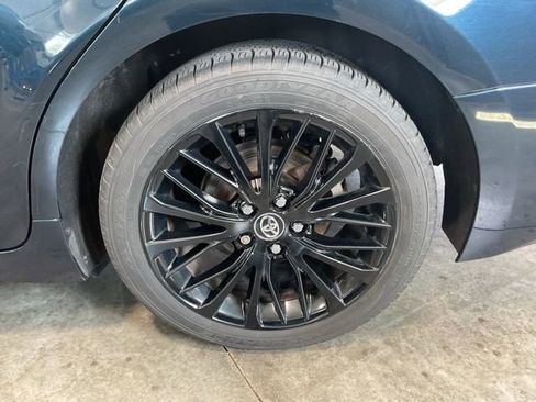Used 2019 Toyota Camry SE w/ Carpet Mat Package FWD image 7