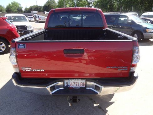 Used 2014 Toyota Tacoma PreRunner w/ SR5 Package image 5