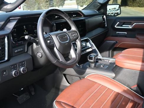Used 2025 GMC Sierra 1500 Denali Ultimate image 9
