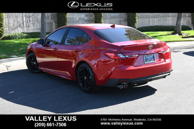 Used 2026 Toyota Camry SE FWD image 4
