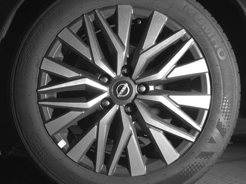 Used 2025 Nissan Altima 2.5 SV FWD image 14
