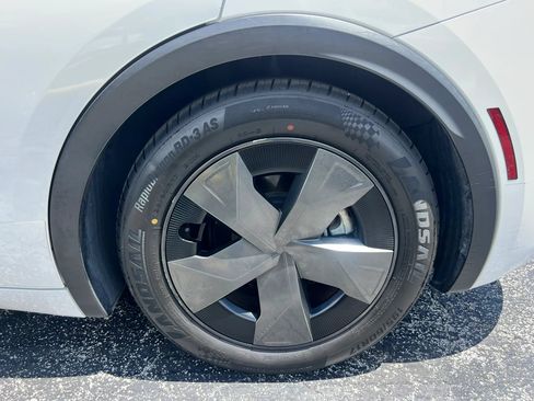 Used 2024 Toyota Prius LE FWD image 14