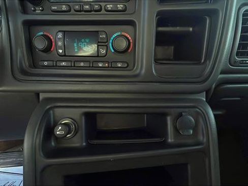 Used 2005 GMC Sierra 1500 SLT w/ Light Duty Power Package image 16