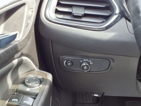 Used 2023 Chevrolet Equinox RS image 13