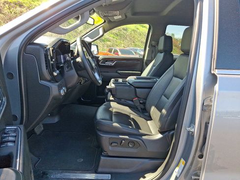 Used 2025 GMC Sierra 1500 SLT AWD/4WD image 13