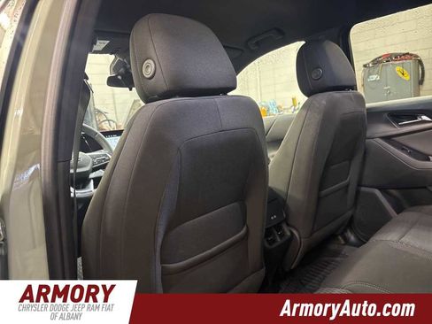 Used 2025 Chevrolet Equinox LT w/ Midnight Edition image 27