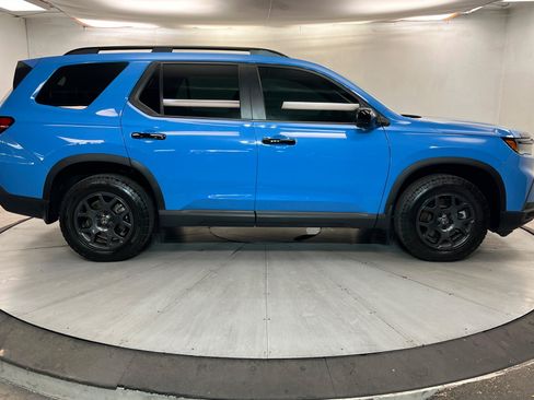 Used 2024 Honda Pilot TrailSport image 7