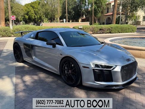 Used 2017 Audi R8 V10 plus AWD/4WD image 1