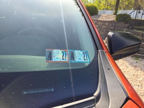 Used 2016 Toyota RAV4 LE AWD/4WD image 10