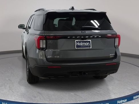 Used 2026 Ford Explorer Active AWD/4WD image 7