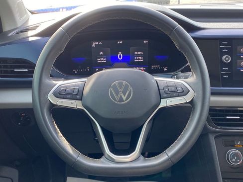 Used 2022 Volkswagen Taos SE FWD image 21