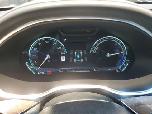 New 2023 Genesis G80 Base image 16