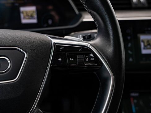 Used 2022 Audi e-tron Premium w/ Convenience Plus Package image 29