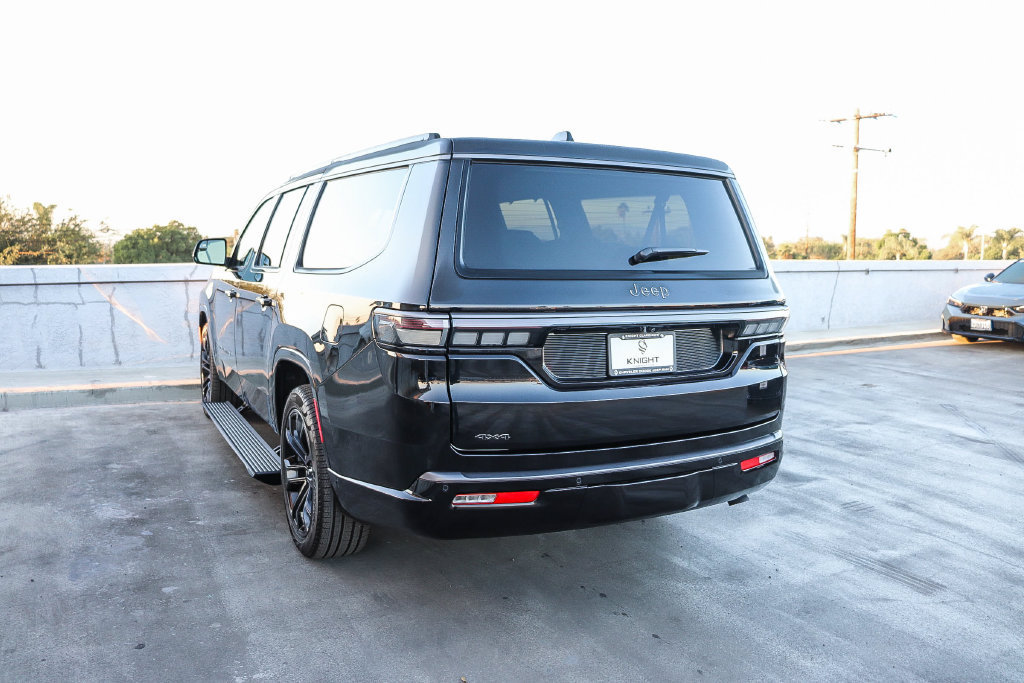 New 2026 Jeep Grand Wagoneer L Summit w/ HD Trailer Tow Package AWD/4WD image 7