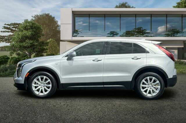 Used 2021 Cadillac XT4 Luxury w/ Driver Awareness Package FWD image 7