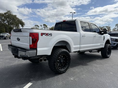 Used 2017 Ford F250 Lariat w/ Lariat Ultimate Package image 3