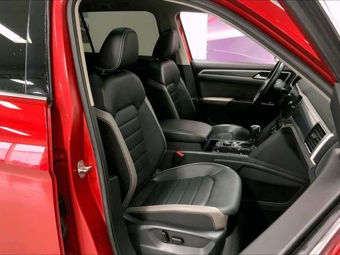 Used 2023 Volkswagen Atlas SEL Premium image 12
