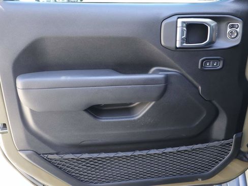 Used 2025 Jeep Wrangler Sport image 7