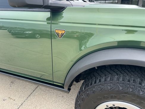 Used 2023 Ford Bronco Badlands image 3