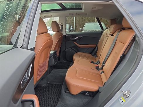Certified 2022 Audi Q8 Premium image 11