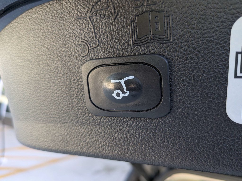 Used 2019 Ford Escape Titanium FWD image 26