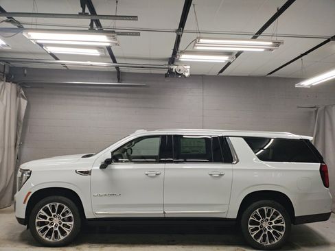 New 2026 GMC Yukon XL Denali w/ Sun & Power Step Package image 19