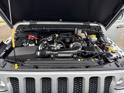 Used 2022 Jeep Wrangler Sport S image 22