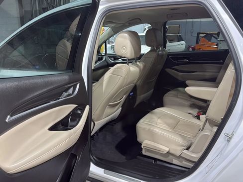 Used 2020 Buick Enclave Essence FWD image 27