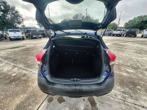Used 2018 Nissan Kicks SV FWD image 25