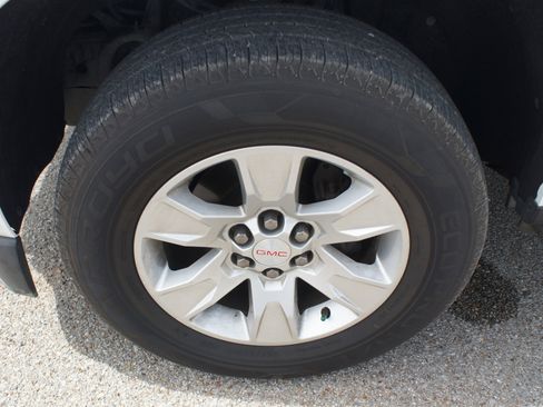 Used 2016 GMC Canyon SLE image 17