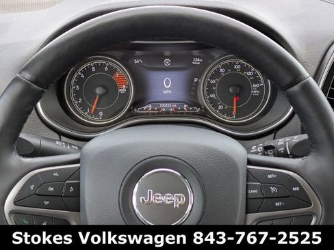 Used 2019 Jeep Cherokee Limited image 29