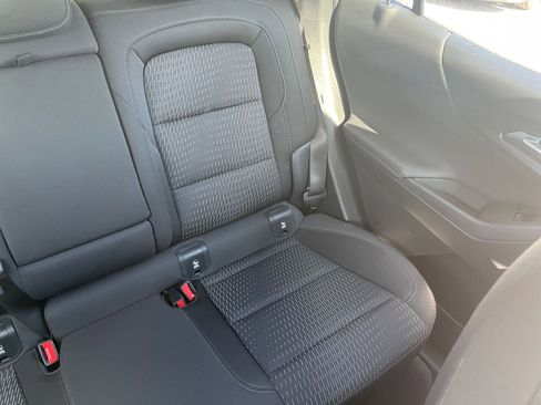 Used 2025 Chevrolet Equinox LT image 36