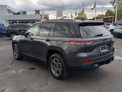 Used 2023 Jeep Grand Cherokee Trailhawk w/ Luxury Tech Group III AWD/4WD image 4