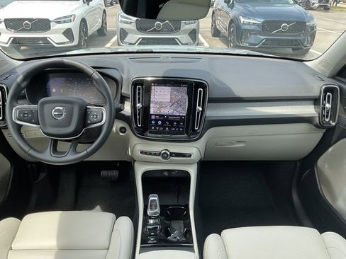New 2026 Volvo XC40 B5 Ultra w/ Protection Package Premier AWD/4WD image 17