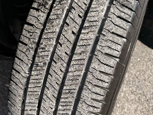 Certified 2024 Nissan Frontier SV w/ Technology Package image 10