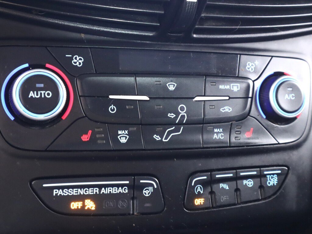 Used 2019 Ford Escape Titanium AWD/4WD image 25